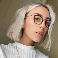 RUE - CLARET + BLUE LIGHT TECHNOLOGY GLASSES 11 RUE - CLARET + BLUE LIGHT TECHNOLOGY GLASSES -Glasses Sales Store 2020 diff web PDP 0000s 0007 09 2020 mad.fashionn RUE 2