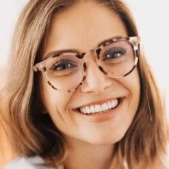SAWYER - CREAM TORTOISE + BLUE LIGHT TECHNOLOGY GLASSES 17 SAWYER - CREAM TORTOISE + BLUE LIGHT TECHNOLOGY GLASSES -Glasses Sales Store Diff March 2022 Sawyer Eyeglasses Cream Tortoise Bluelight oliviacaridi
