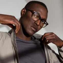 MEN'S HEALTH CREATIVITY - TORTOISE + BLUE LIGHT TECHNOLOGY 19 MEN'S HEALTH CREATIVITY - TORTOISE + BLUE LIGHT TECHNOLOGY -Glasses Sales Store diff august 2021 hearst male creativity tortoise 1